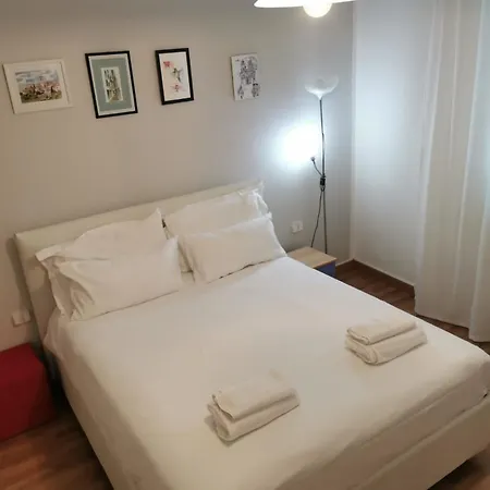 Perfect For Centre And Miramare Apartament